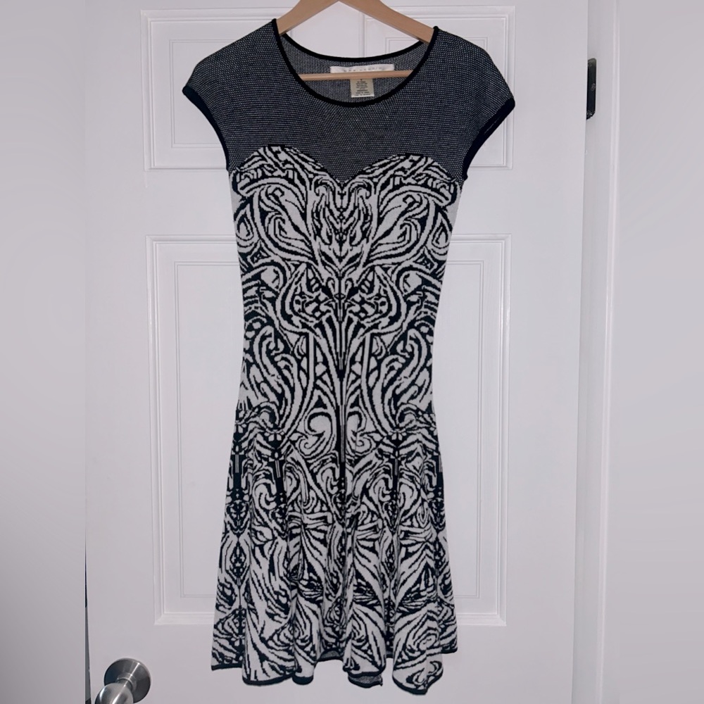 Max Studio black and white dress size small
